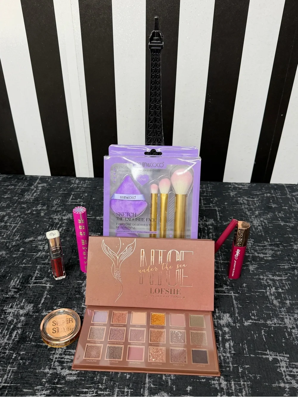 'Under the Sea' 18-Color Eyeshadow Palette - Rose Gold